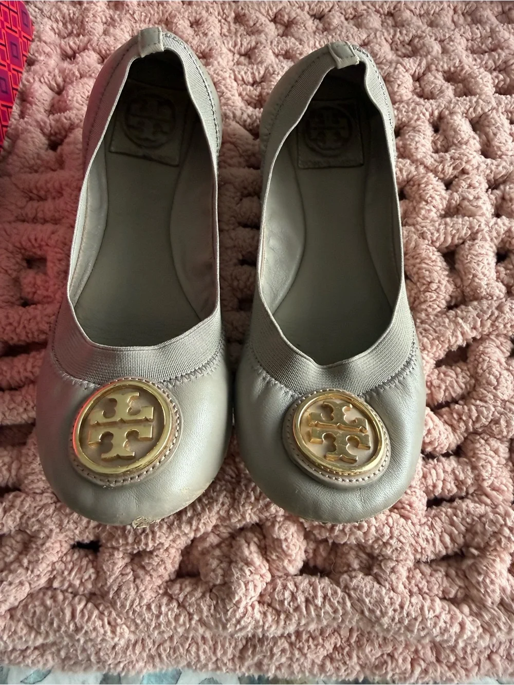 Tory Burch Light Gray Leather Ballet Flats with Gold Logo Medallion